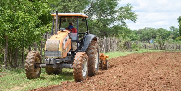 Agricultura realiza cadastro para aração de terras